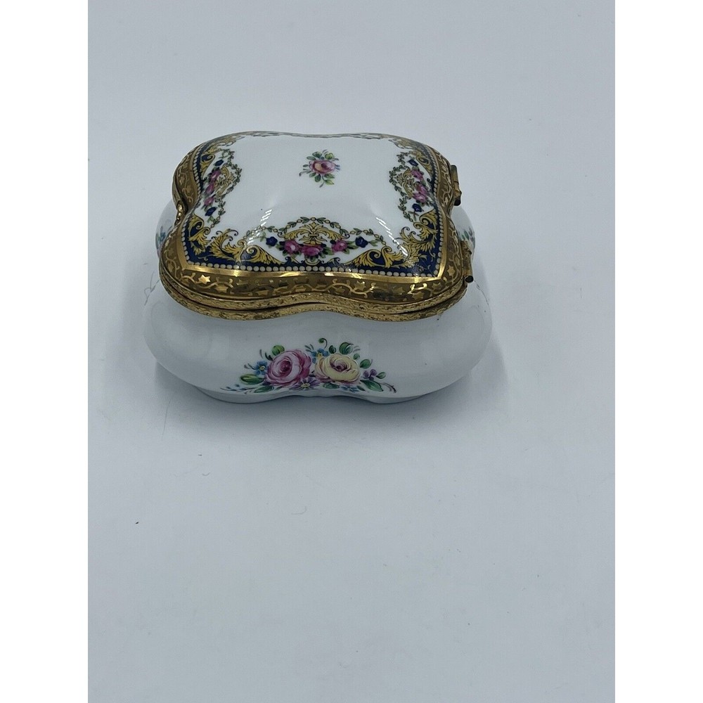 Vintage porcelain Imperia Limoges France Powder/ Trinket box With 22K Gold Trim - Picture 4 of 6